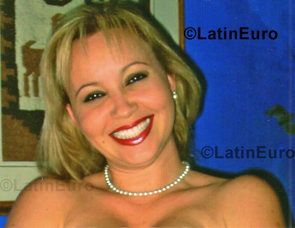Date this good-looking Colombia girl Luz from Medellin C8661