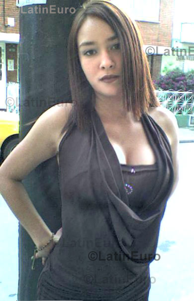 Date this sensual Colombia girl Nancy from Bogota C8703