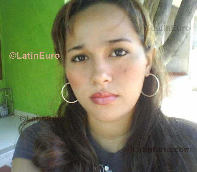 Date this sultry Colombia girl Clarena from Valledupar C8705