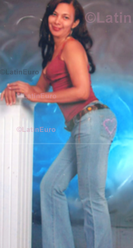 Date this good-looking Colombia girl Rubis from Cartagena C8722