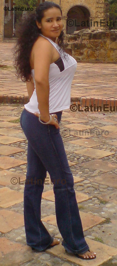 Date this sensual Colombia girl Yurley from Cucuta C8725