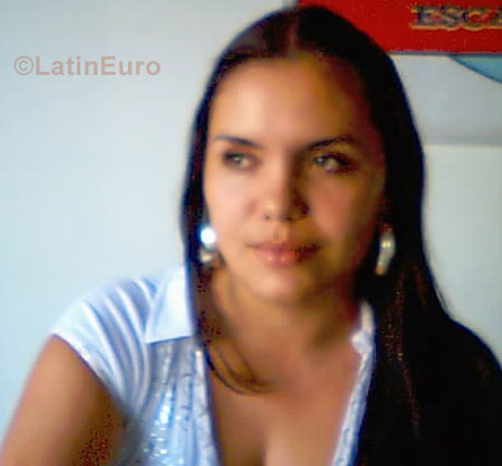 Date this cute Colombia girl Leidy from Cartago C8747