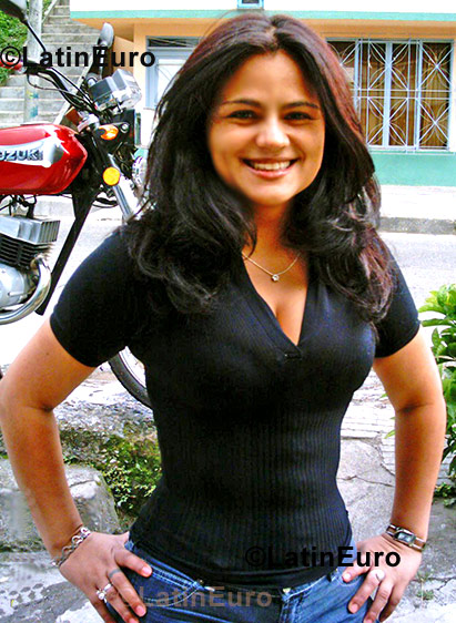Date this stunning Colombia girl Andrea from Pereira C8777