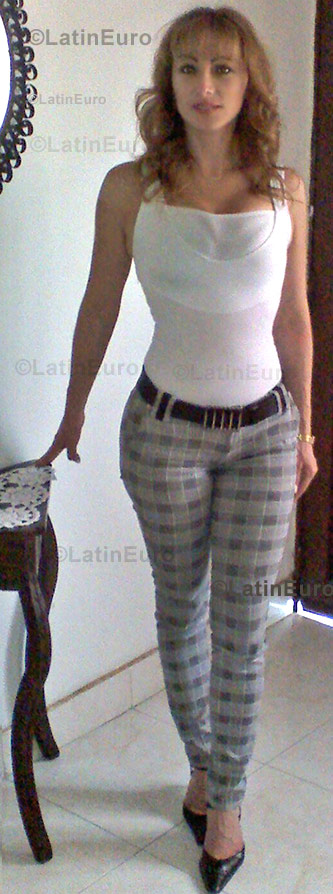 Date this exotic Colombia girl Elizabeth from Cali C8784