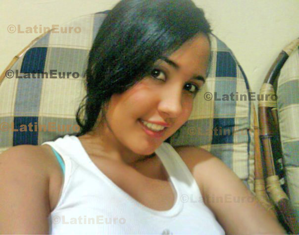 Date this hot Colombia girl Indira from Barranquilla C8817