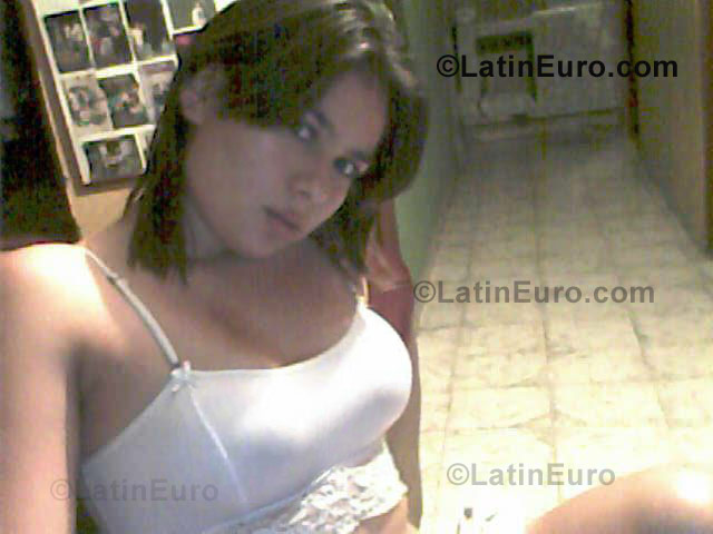 Date this delightful Colombia girl Margareth from Cali C8832