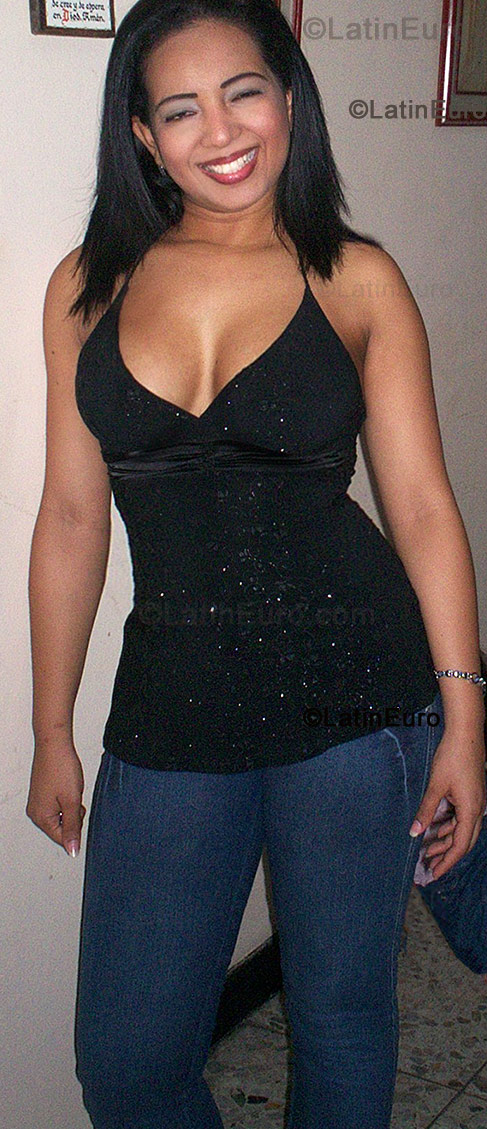 Date this good-looking Colombia girl Lissett from Barranquilla C8852