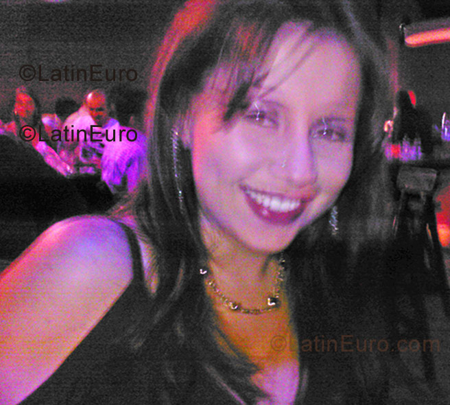 Date this foxy Colombia girl Karina from Pereira C8859
