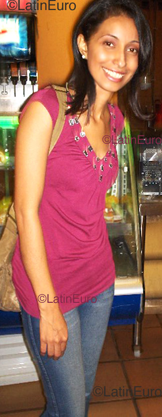 Date this sultry Colombia girl Lisbeth from Barranquilla C8940