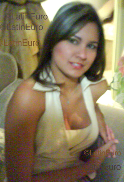 Date this nice looking Colombia girl Syssy from Barranquilla C8941