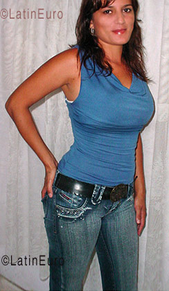 Date this attractive Colombia girl Lizeth from  C8950