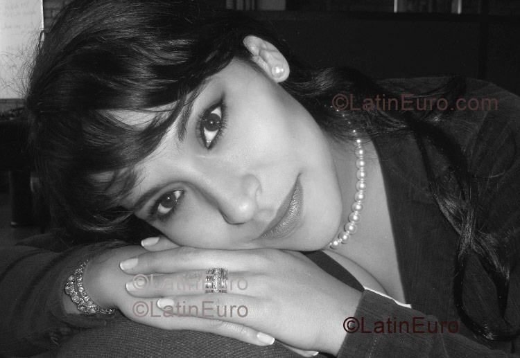 Date this hard body Colombia girl Maricel from Bogota C8957