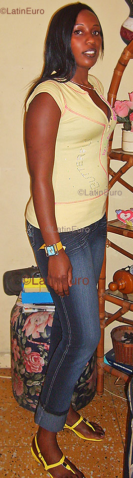 Date this sultry Colombia girl Johana from Cali C8960