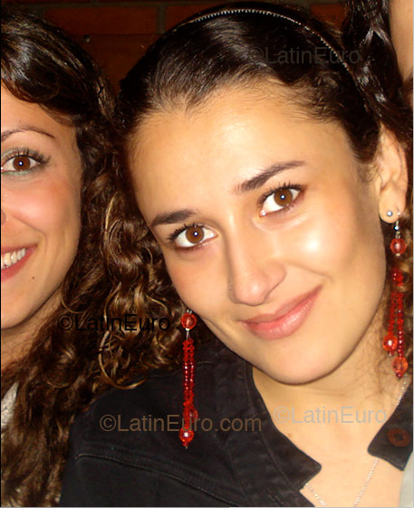 Date this tall Colombia girl Magda from Manizales C9021