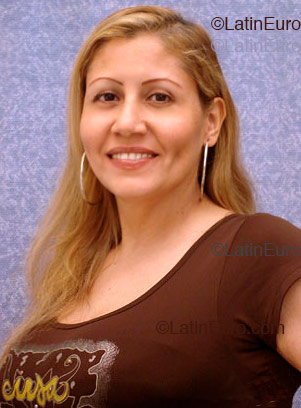 Date this exotic Colombia girl Yolanda from Cali C9024