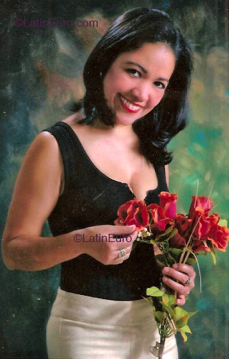 Date this delightful Colombia girl Consuelo- from Cali C9067
