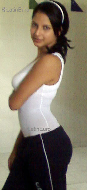 Date this passionate Colombia girl Yessenia from Barranquilla C9114