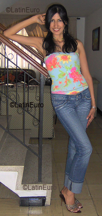 Date this beautiful Colombia girl Alejandra from Cali C9118