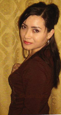 Date this athletic Colombia girl Ingrid from  C9185