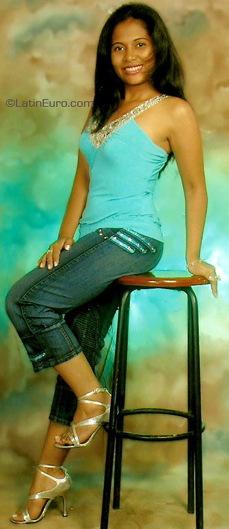 Date this exotic Colombia girl Yenis from  C9196