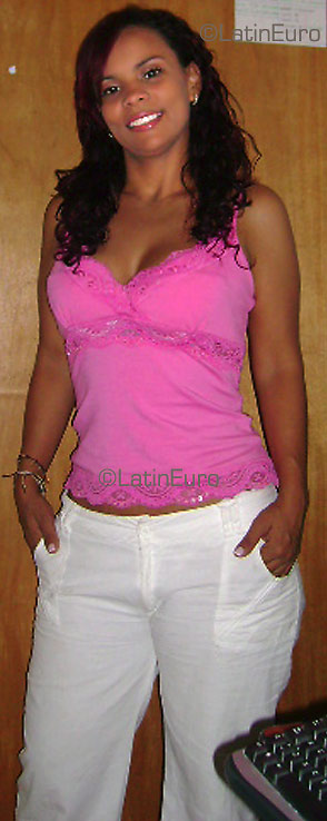 Date this happy Colombia girl Maria from Cali C9210