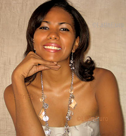 Date this delightful Colombia girl Oney from  C9266