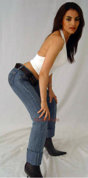 Date this lovely Colombia girl Anglea from Bogota C9326
