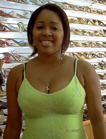 Date this voluptuous Colombia girl Yeimi from  C9396