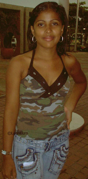 Date this happy Colombia girl Roselin from Cartagena C9403