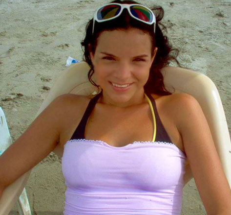 Date this happy Colombia girl Karen- from Barranquilla C9417