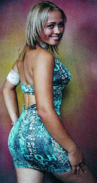 Date this happy Colombia girl Jackeline from  C9422
