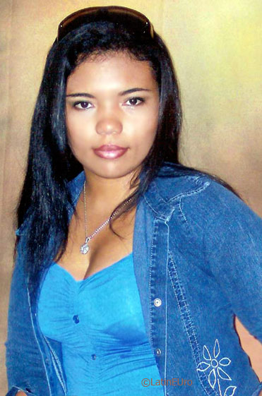 Date this delightful Colombia girl Claudia from  C9426