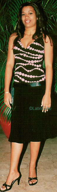 Date this good-looking Colombia girl Karina from  C9461