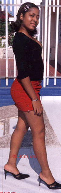 Date this delightful Colombia girl Yolima from  C9530
