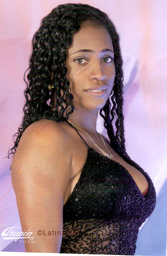 Date this happy Colombia girl Maria from  C9547