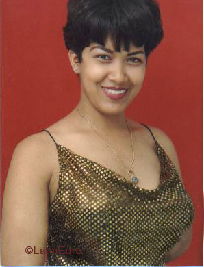 Date this nice looking Colombia girl Juanita from  C9563