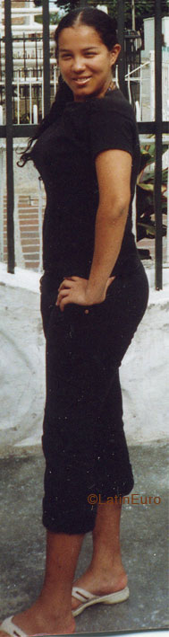Date this gorgeous Colombia girl Gina from Cali C9566