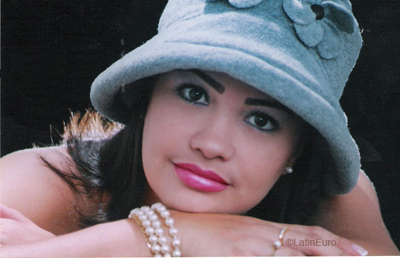 Date this hard body Colombia girl Angela from Barranquilla C9657