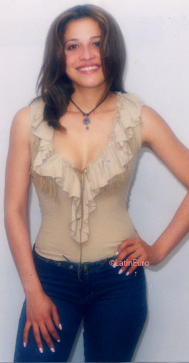 Date this hard body Colombia girl Azize from Bogota C9720