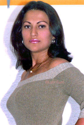 Date this nice looking Colombia girl Luz from Bogota C9900