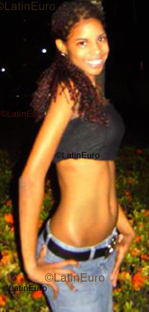 Date this beautiful Dominican Republic girl Ruth from Santo Domingo N-102