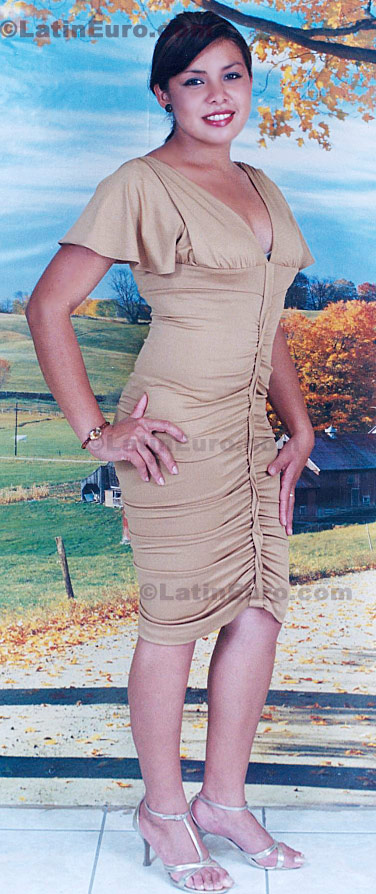 Date this delightful Any Country girl Delmys from Siguatepeque N-1070