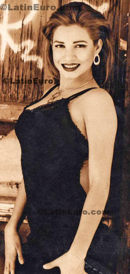 Date this voluptuous Any Country girl Myriam from  N-1077