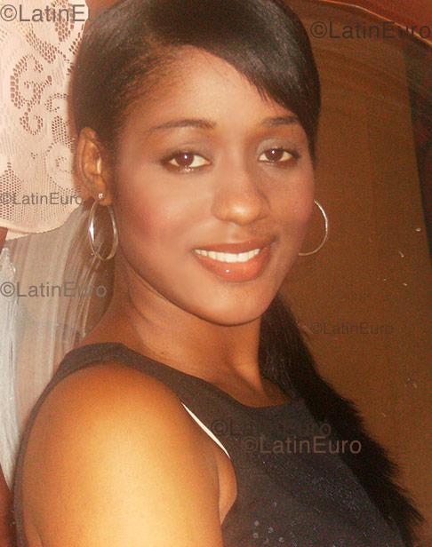 Date this gorgeous Dominican Republic girl Yohanna from San Cristobal N-117