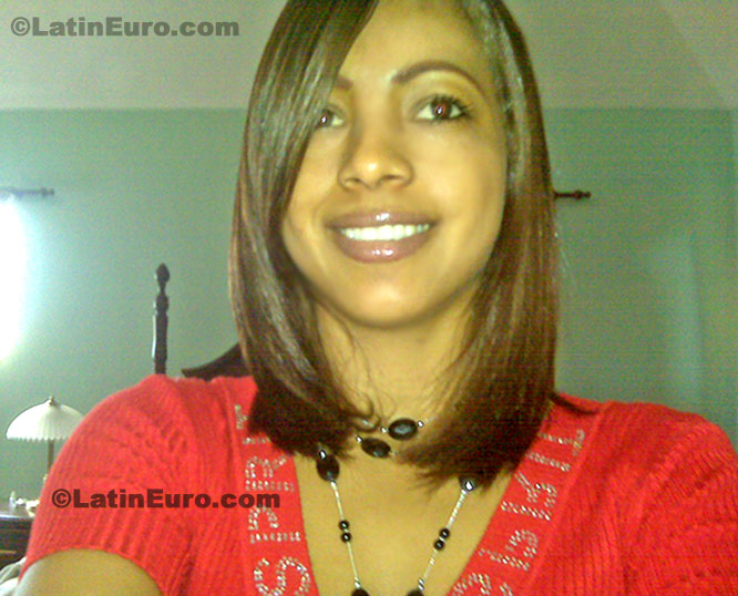 Date this young Dominican Republic girl Glenys- from  N-1206