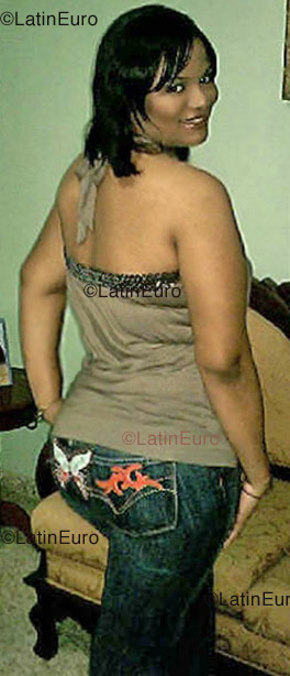 Date this lovely Dominican Republic girl Jeydy from Santo  Domingo N-125