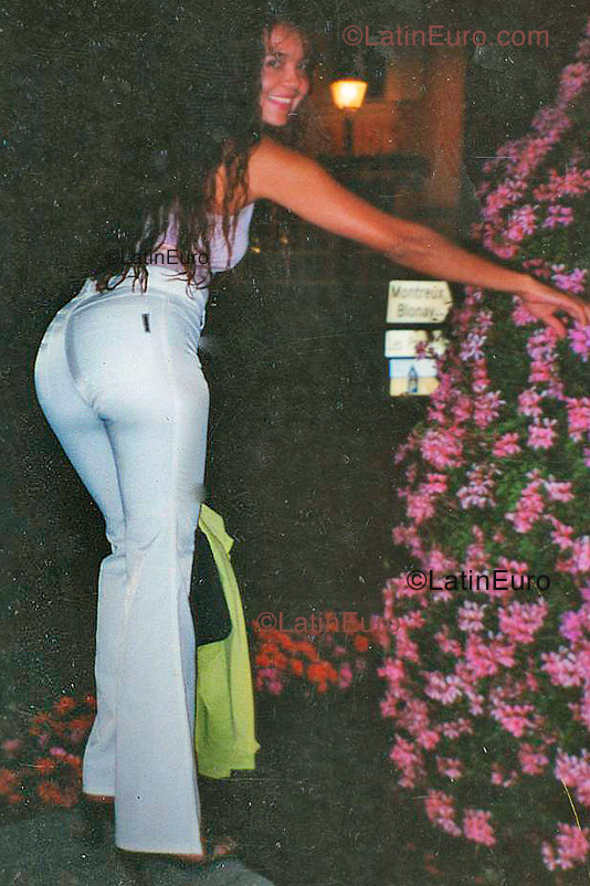 Date this attractive Dominican Republic girl Cristina from  N-126