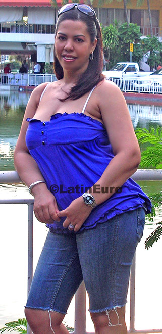 Date this good-looking Dominican Republic girl Merly from Santo Domingo N-1352