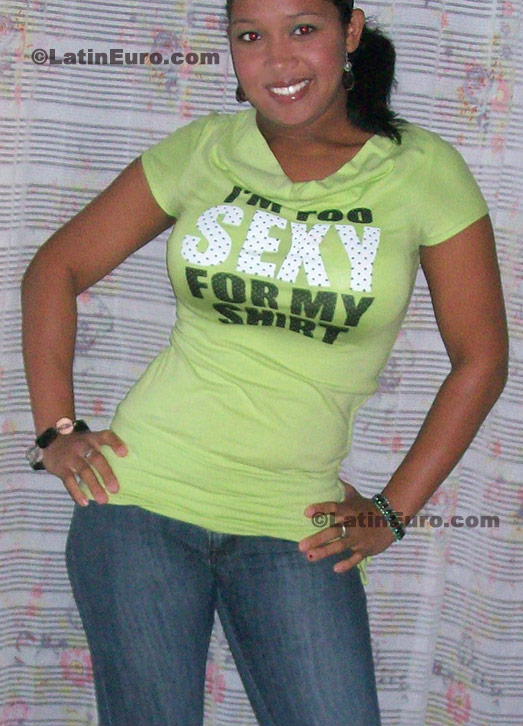 Date this foxy Dominican Republic girl Griselda from Cabrera N-1362