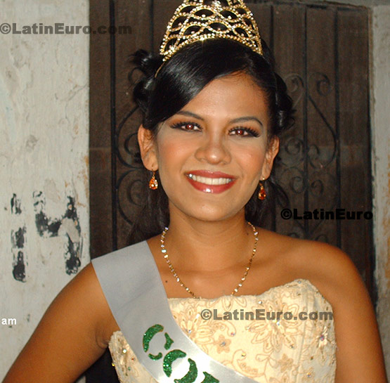 Date this tall Mexico girl Lucy from Zacatepec N-1371